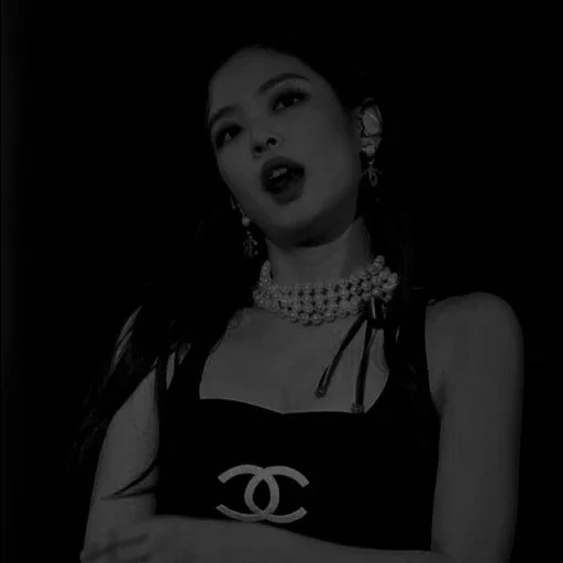 jennie, jenny king, black powder, jennie blackpink, jenny gold aesthetic black