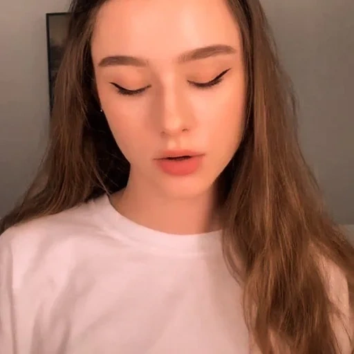 young woman, the beauty of the girl, beautiful girl, natural makeup, everyday makeup