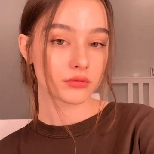 jeune femme, dasha taran 2020, la beauté de la fille, belle fille, maquillage naturel