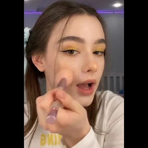 trucco, giovane donna, trucco da ragazza, la bellezza della ragazza, bella ragazza