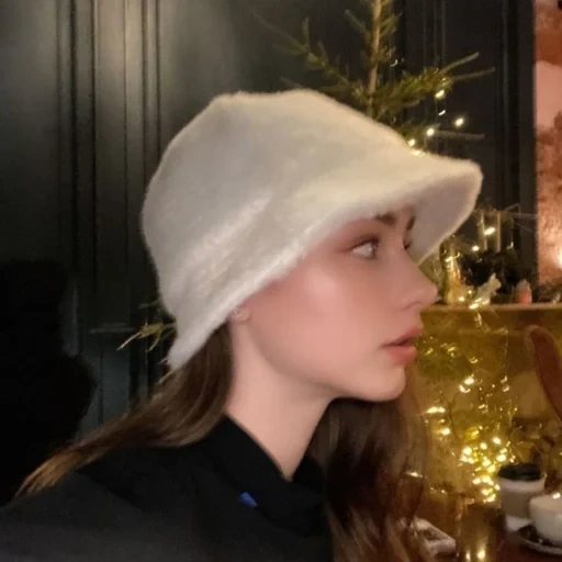 chapeau de fourrure, chapeaux, coiffure du chapeau, chapeau d'hiver, chapeau tresse féminin d'hiver vert