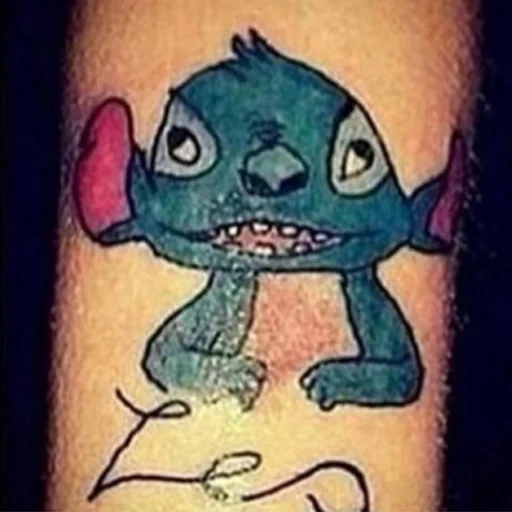 tatuaggio di stitch, tatuaggio di tatuaggio, tatuaggio di lilo stitch, tattoo tattoo profilo, testa tatuata di stitch