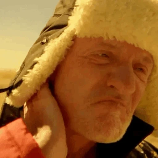 человек, мужчина, российские актеры, майк эрмантраут шапке, бомж дробовиком фильм 2011