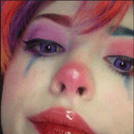 se maquiller, jeune femme, maquillage facial, maquillage de style, beau maquillage de clown