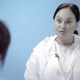 mujer, chica, anfitrión del programa de televisión, larissa guzejeva, entrevista con larissa guzeva