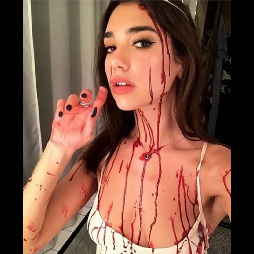 jeune femme, dua lipa, grandes filles, maquillage d'halloween, histoire d'horreur américaine