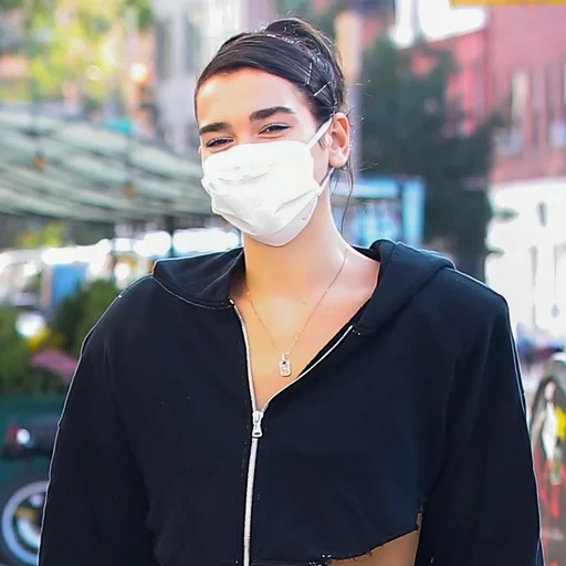 guy, dua lipa litsiko, anwar hadid mask, face shield glasses, chandrika cika foto putra siregar