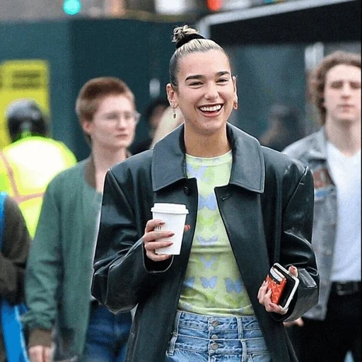 mode, style de rue, style de rue, vêtements à la mode, style de vêtements dua lipa 2020