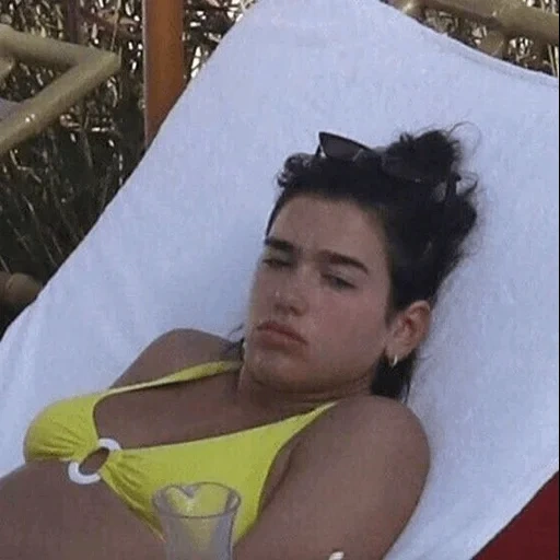 le mâle, dua lipa, dua lipa beach, dua lipa beach, dua lipa beach 2020