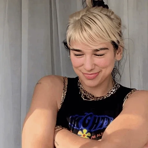 lipa, la ragazza, la quinza, emilia clark, sophia butera 2021