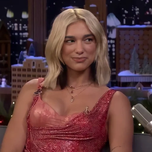 du alipa 2020, jimmy fallon, gambe di tiglio di dua, fisica di dualipa, dua lipaghimi fallon