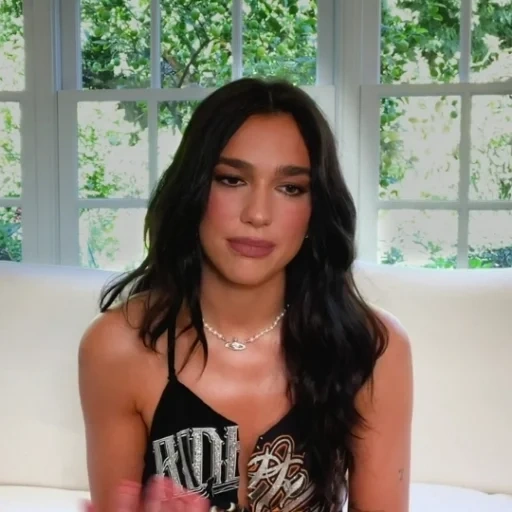 dua lipa, dua lipa, presentasi, madison bir, kontrol wajah