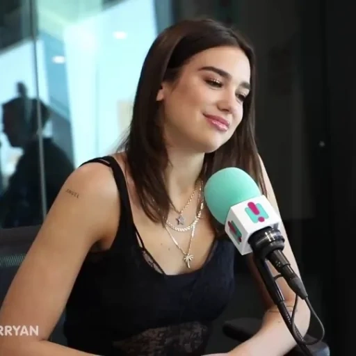 jantan, dua lipa, aktris turki, wanita cantik, dua lipa evening even