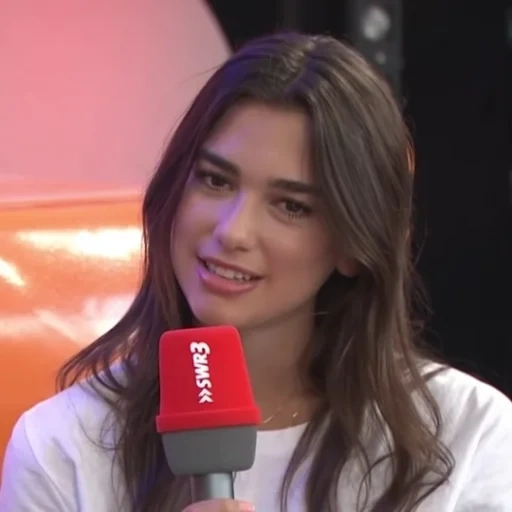 mengemas, wanita muda, aktris, dua lipa, sofia espinos