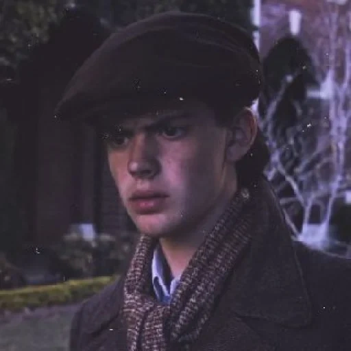 skandar keynes, the chronicles of narnia, john meinard keynes, skandar keynes gifs, edmund pevensi conqueror dawn