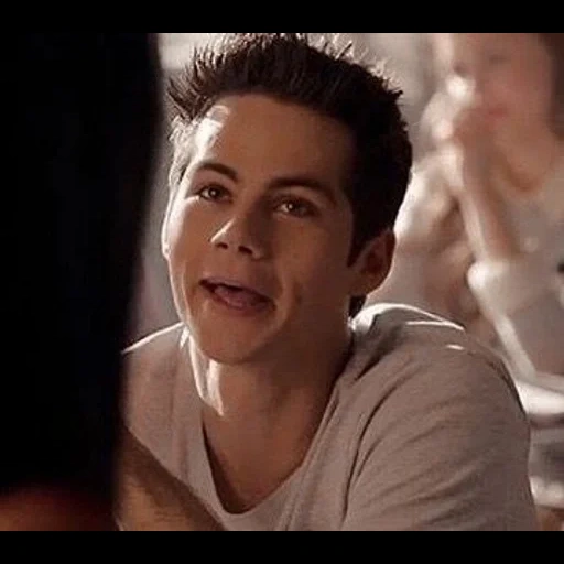 stiles, lupo, campo del film, stiles wolf, dylan o'brien wolf smile