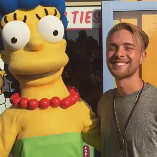 der männliche, egor creed, egor creed picachu, schöpfer der cartoon simpsons, der gründer von springfield simpsons