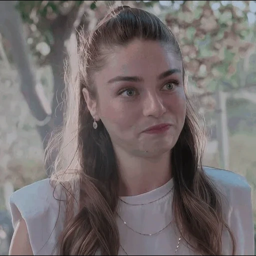 chica, isla 2021, la mujer es hermosa, hermosa actriz, serie de televisión turca