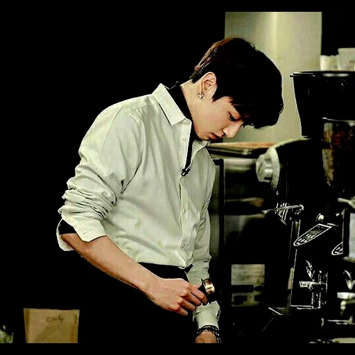 boys di bangtan, barista, barista kim tae hyung, bts barista chonguk, barista nazionale solenne