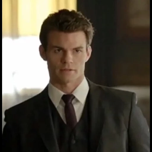 джозеф морган, дэниел гиллис, vampire diaries, elijah mikaelson, дневники вампира