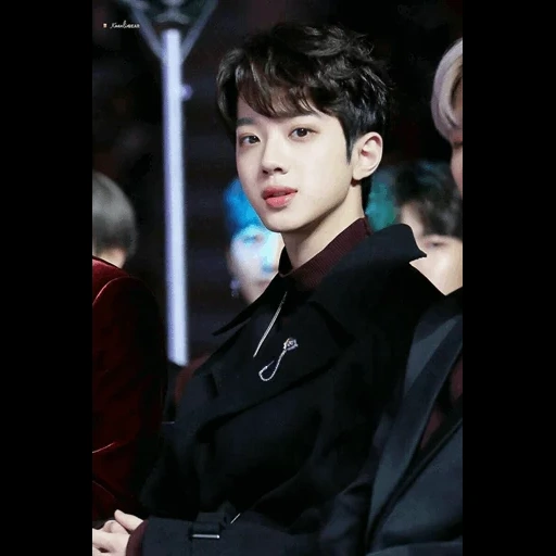 pak é chinen, kim sokjin, lai guanlin, atores coreanos, homens coreanos