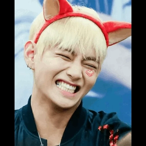 taehyung, kim ta hyun, bts taehyung, taehyung king, un allegro taehen sorride