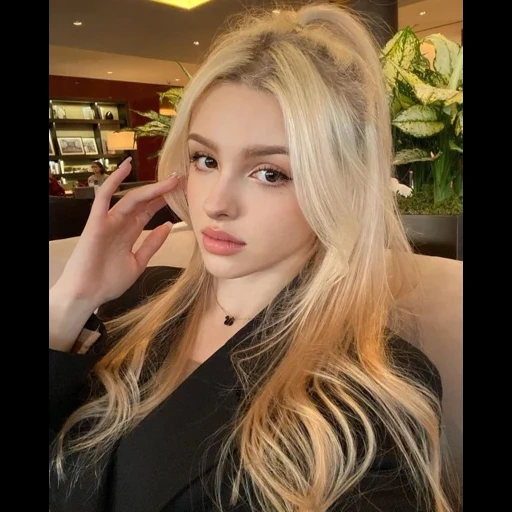 k pop, l u c, wanita muda, elina karimova 2021, elina karimova blonde