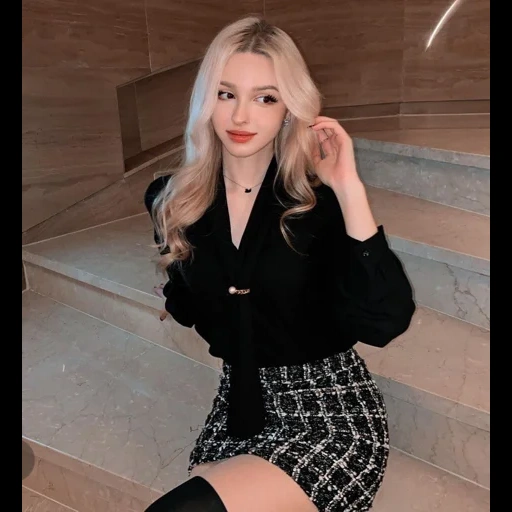 wattpad, wanita muda, karimova elina, gadis gadis itu cantik, elina karimova blonde