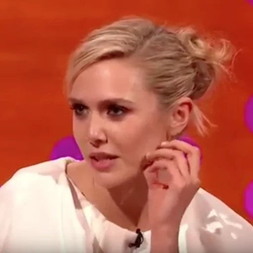 jovem, mulher, elizabeth olsen, graham norton show, elizabeth olsen mostra graham norton