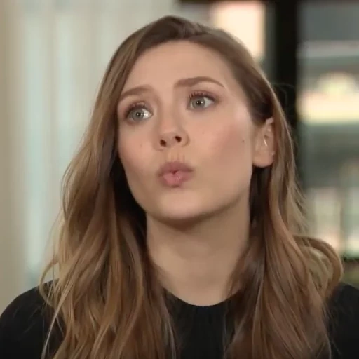 hölle, elizabeth olsen, mary-kate olsen, elizabeth olsen interview, elizabeth olsen scarlet hexe