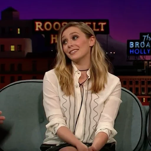 menina, elizabeth olsen, o late late show, entrevista de elizabeth olsen com tapetes, katherine winnik 50 primeiros beijos