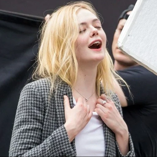 charlotte, el fanning, fanning dakota, elle fanning dakota, aktris amerika