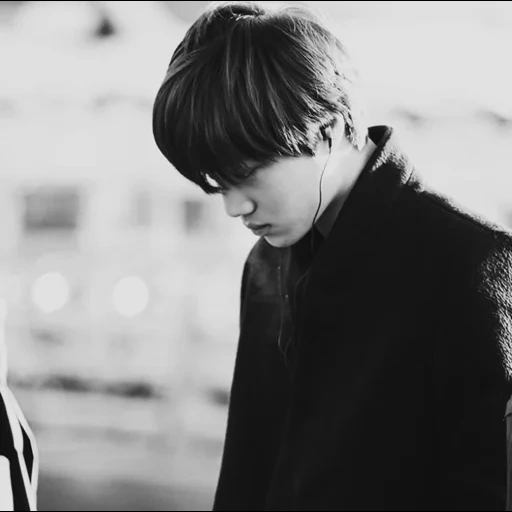 qi myung, chong kowloon, bts jungkook, taehyung bts, tae hyung è triste