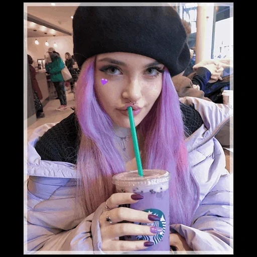 jovem, estilo de meninas, meninas tumblr, cabelos lilás, garota com café de cabelo lilás