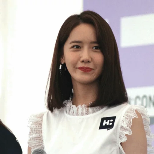 yuna, snsd yoona, corona de yoona, yoona lim seka, yoona 18 años