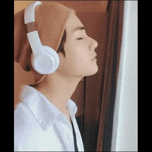 ким тэ хён, beats solo 3, taehyung bts, beats solo 3 белые, beats studio 3 wireless