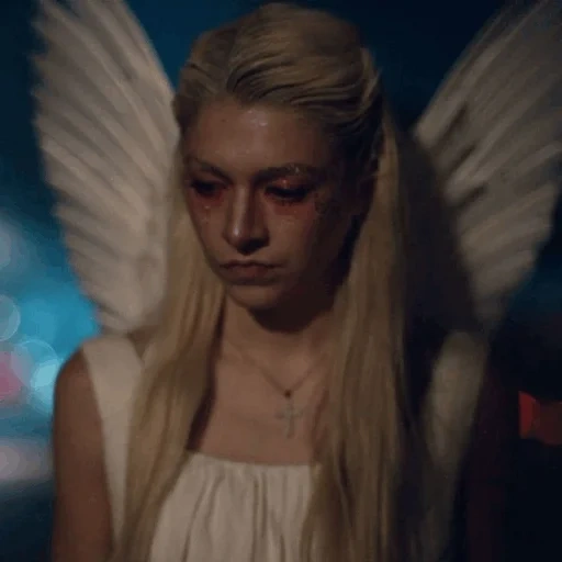 juls euphoria, ficar vivo, euforia juls angel, hunter schafer euphoria angel, imagem julse de uma euforia anjo