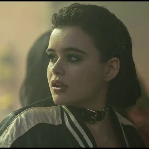 девушка, кэт эрнандес, сериал эйфория, барби феррейра, barbie ferreira