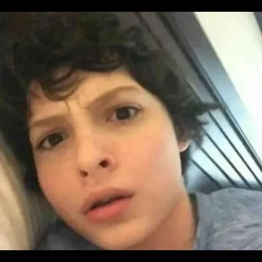 humano, finn wolfard, finn wolfard, finn wolford terco, millie bobby brown once