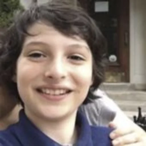 boy, finn wolfard, finn wolfhard memes, finn wolford stubborn, finn wolford mema millie bobby brown