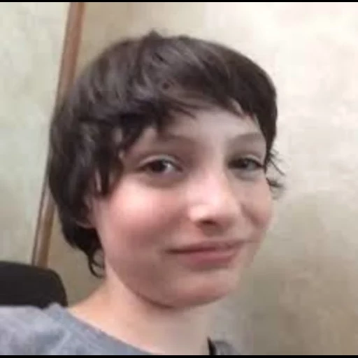 face, fanfic, boy, finn wolfard, acting like that russian