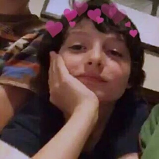 vera, vidéo, enfant, madison, finn wolfard