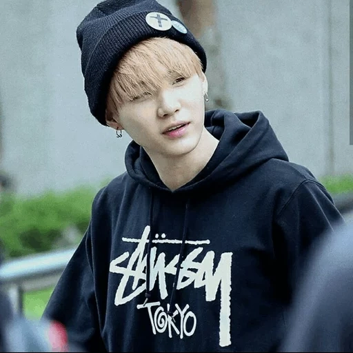 suga, чимин bts, худи bts suga, bts юнги шапке, юнги бтс дерзкий