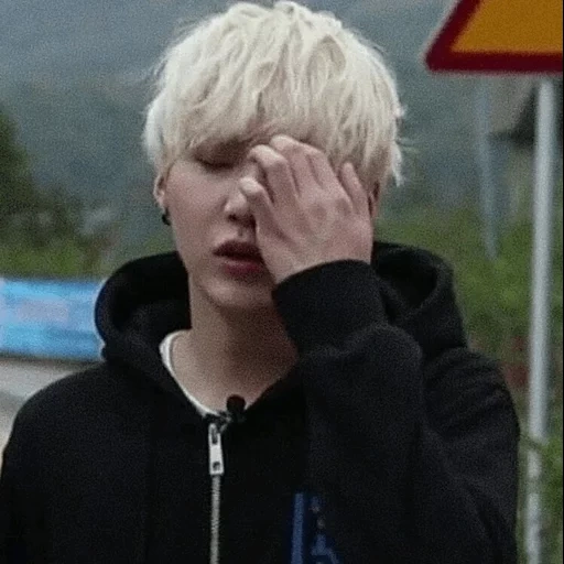 suga, yoongi, min yoongi, bts yoongi, шуга bts курит