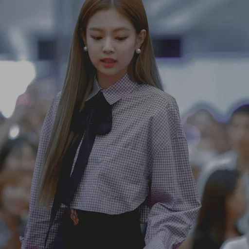 la ragazza, kim jennie, jenny king, polvere nera, jennie blackpink