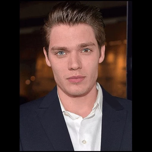 dominic, sherwood, dominic sherwood, famous guys, dominic sherwood eyes of different colors