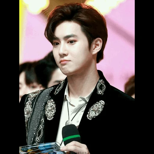 suho, exo suho, ekho kering, kim zhong myong exo, bekhen exo army