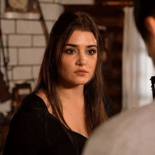young woman, each other, the woman is beautiful, hande erchel black pearl, hande erchel turkish actress