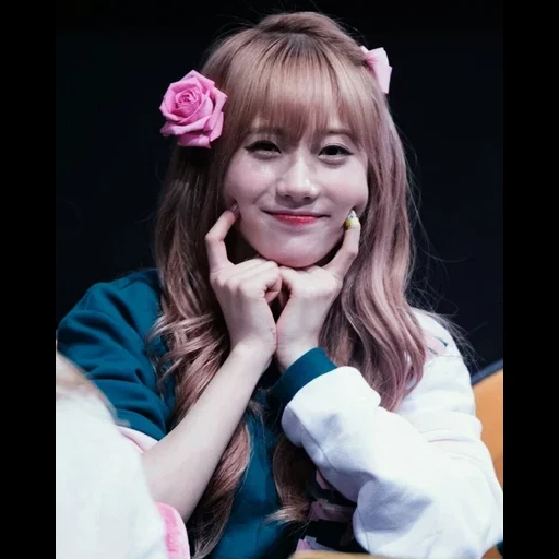 jeune femme, momo deux fois, jihyo deux fois, belles filles