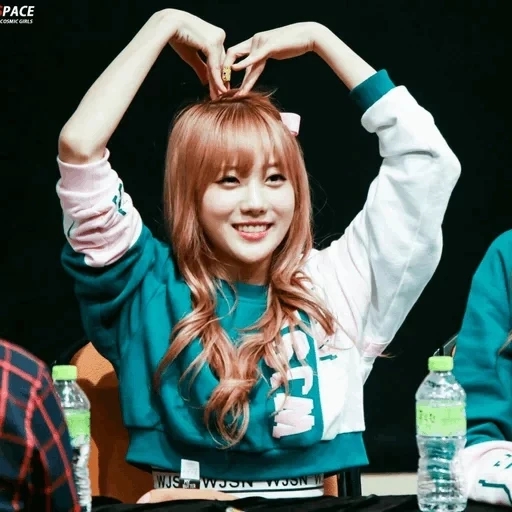 kpop, asiático, krash idol, momo duas vezes cena, atriz cheng xiao 2021